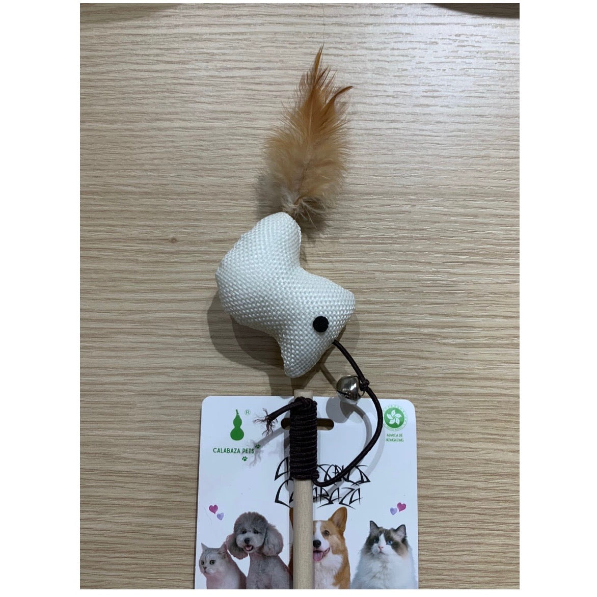Juguete para gato tipo vara en madera