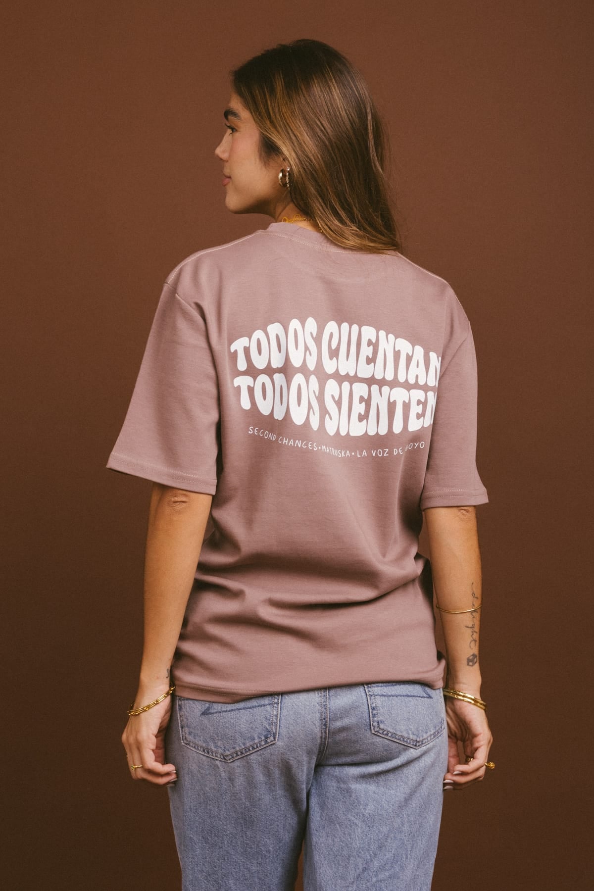 Camiseta Todos Sienten - Chocolate