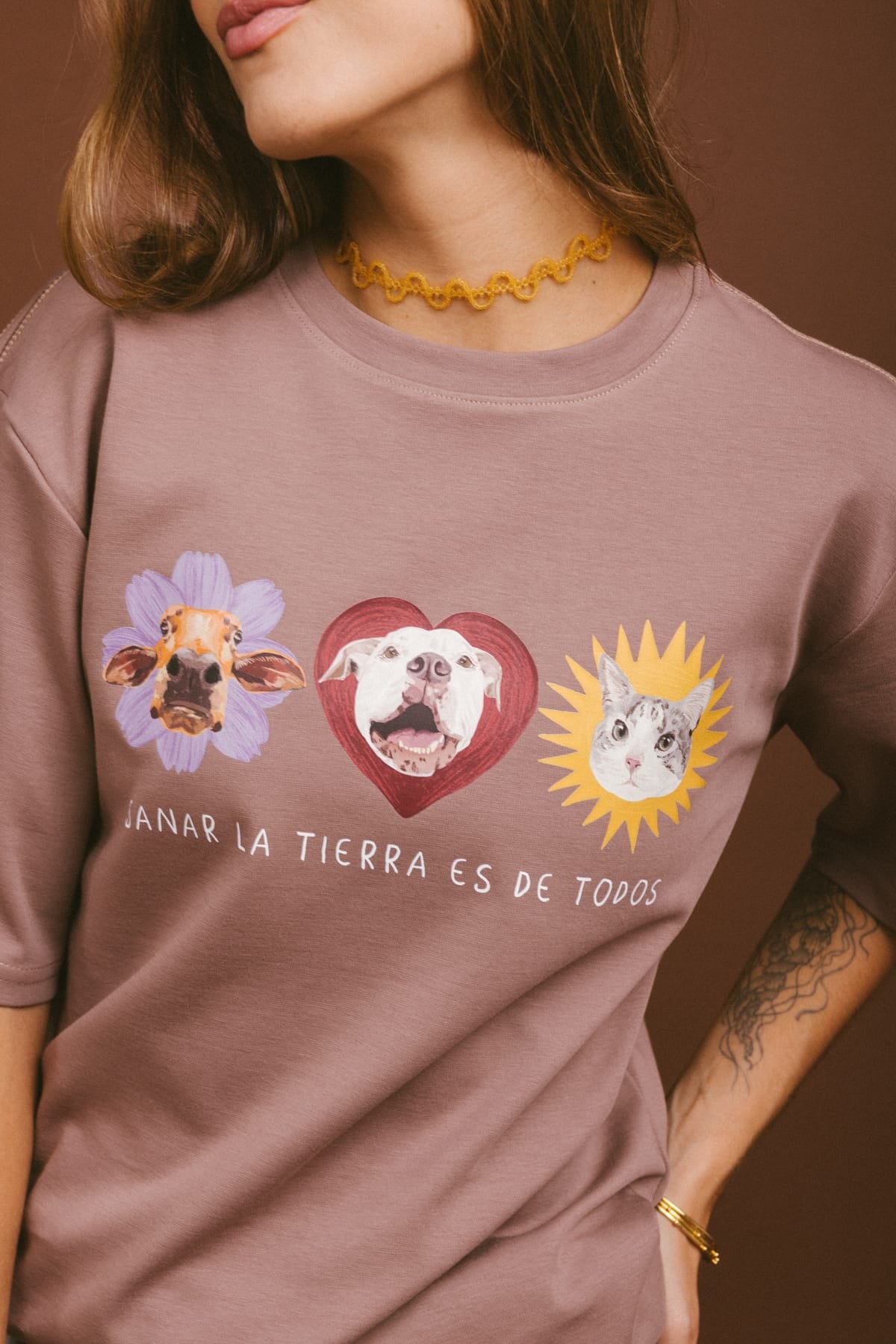Camiseta Todos Sienten - Chocolate