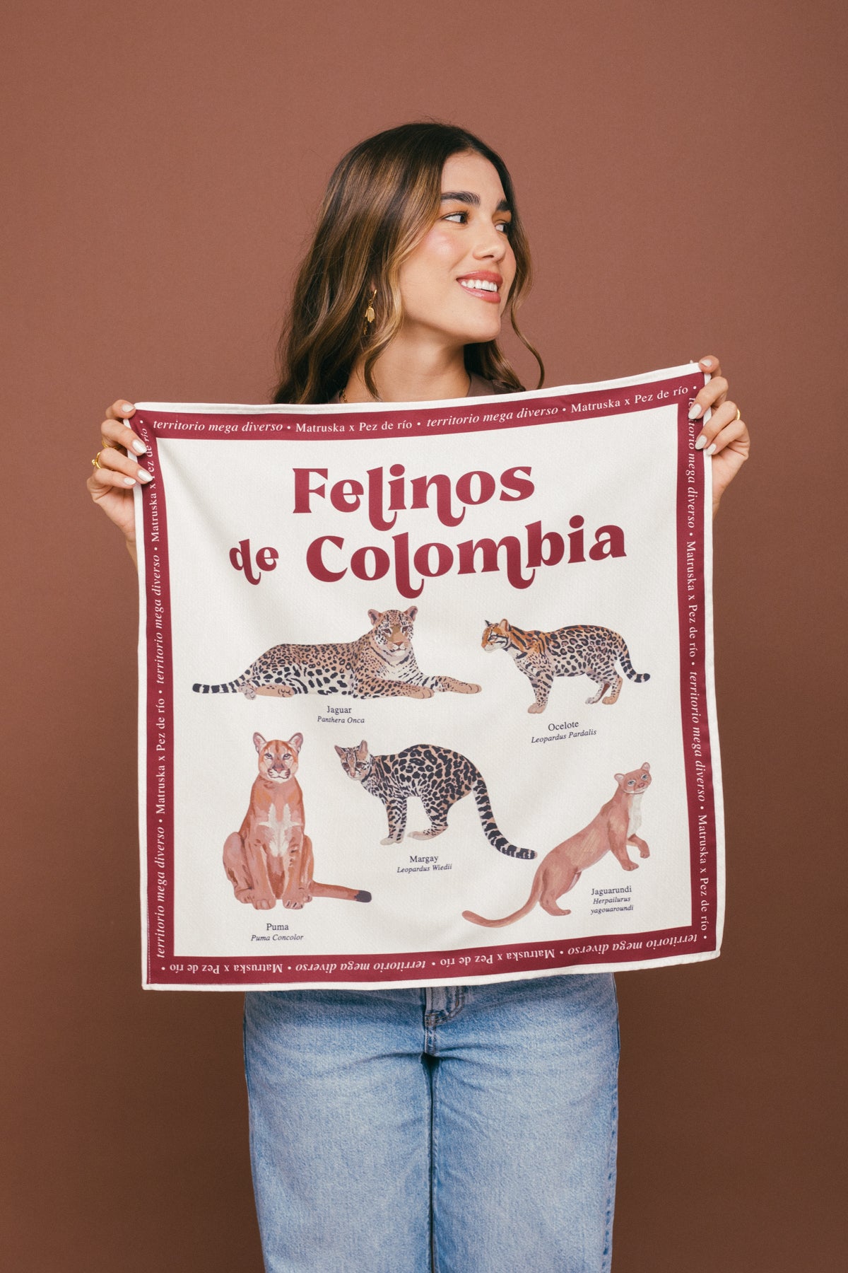 Pañoleta Felinos de Colombia Marfil