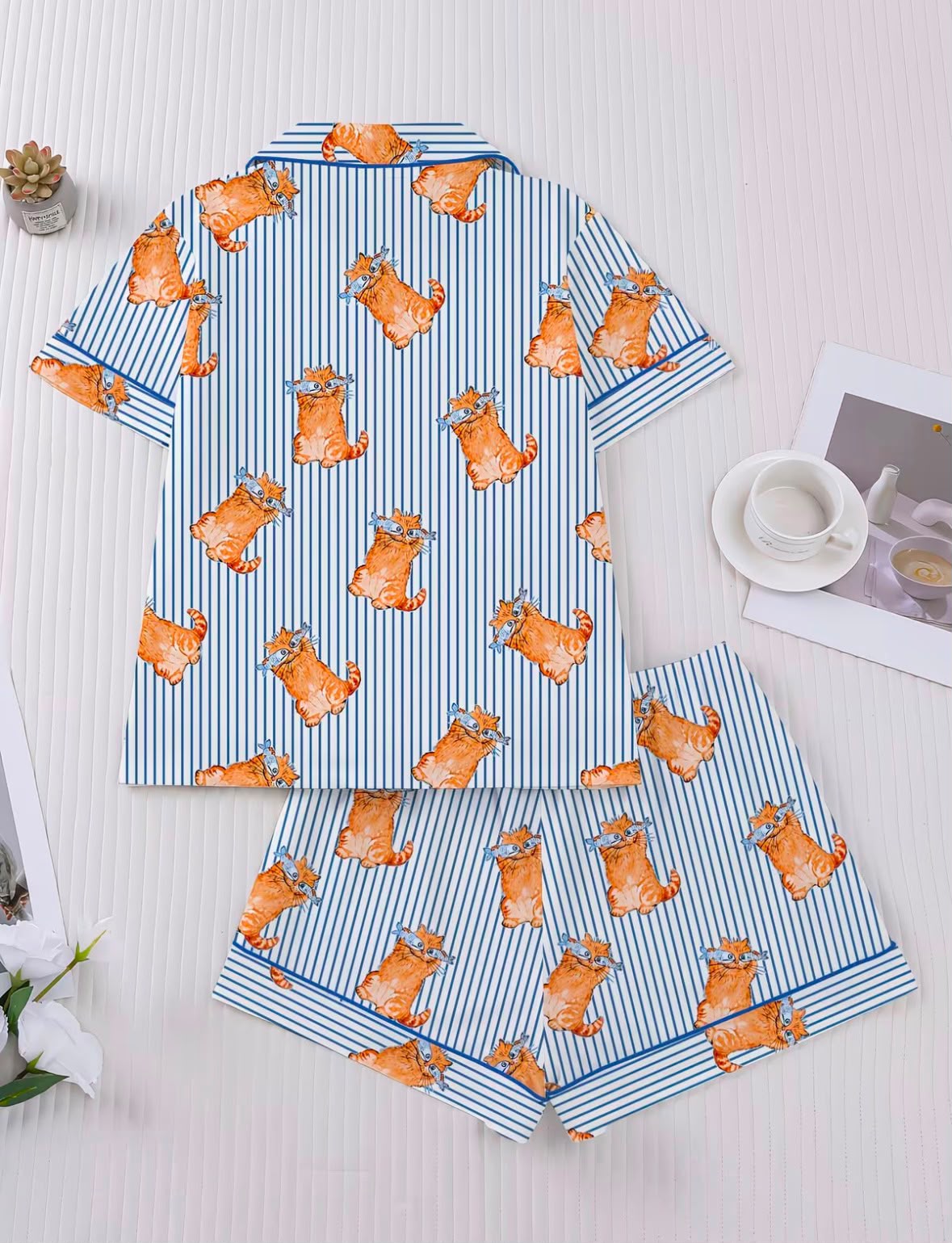 Pijama de Gatos y rayas